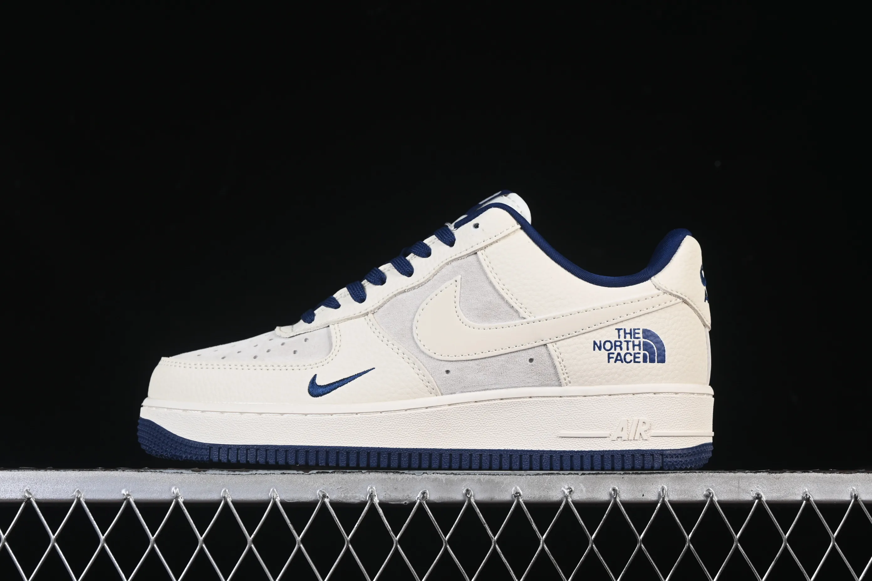 All categories Nk Air Force 1 Air Force series Nk Air Force 1 Low Air Force low-top Nike Air Force 1'07 Low North Face joint pig eight-meter blue Air Force 1 low-top casual sneakers DF0188-107